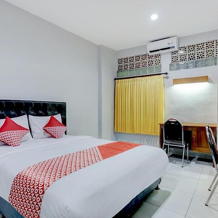 Oyo 90089 Hotel Satria Syariah Denpasar Kültér fotó