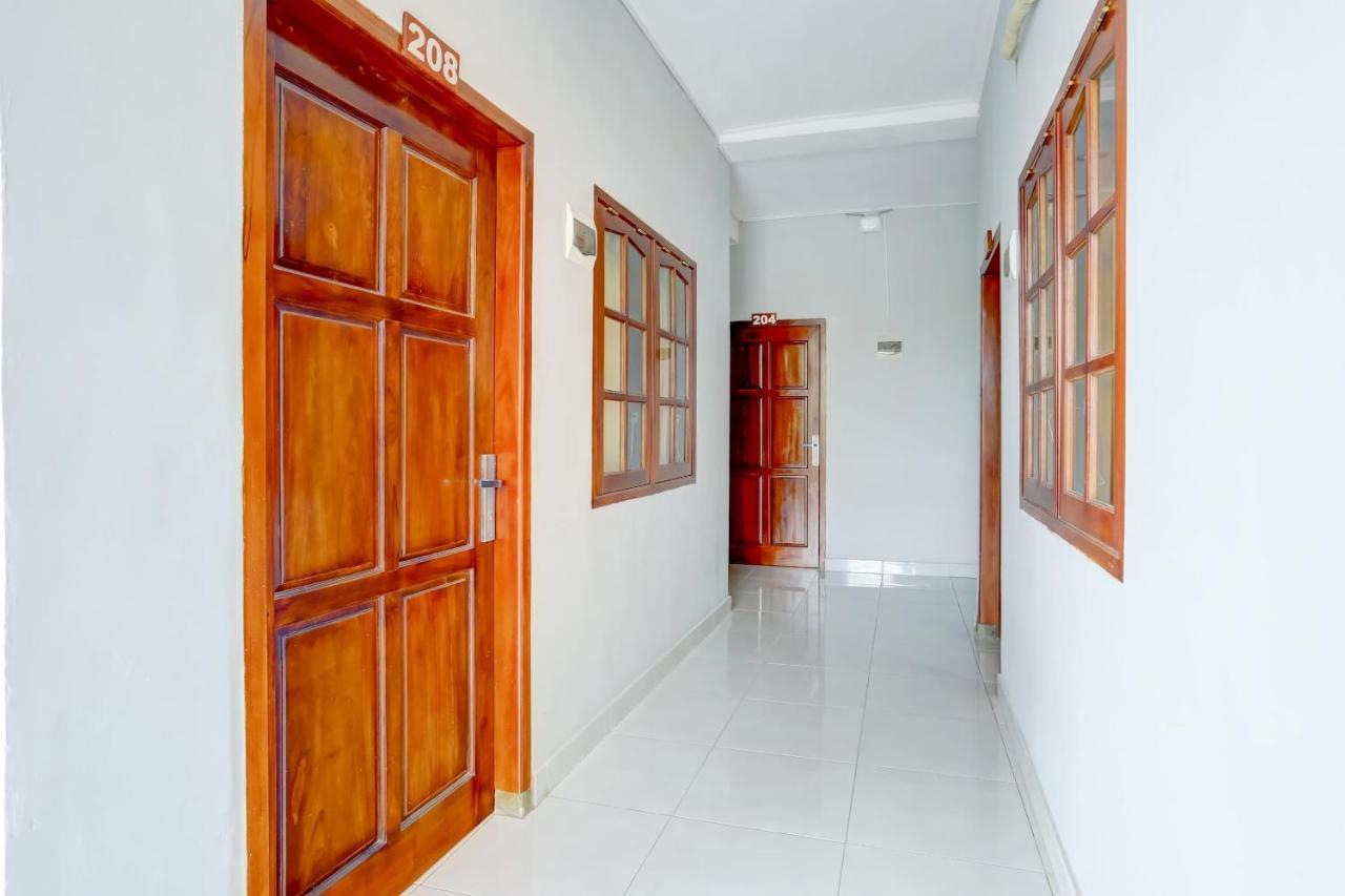 Oyo 90089 Hotel Satria Syariah Denpasar Kültér fotó