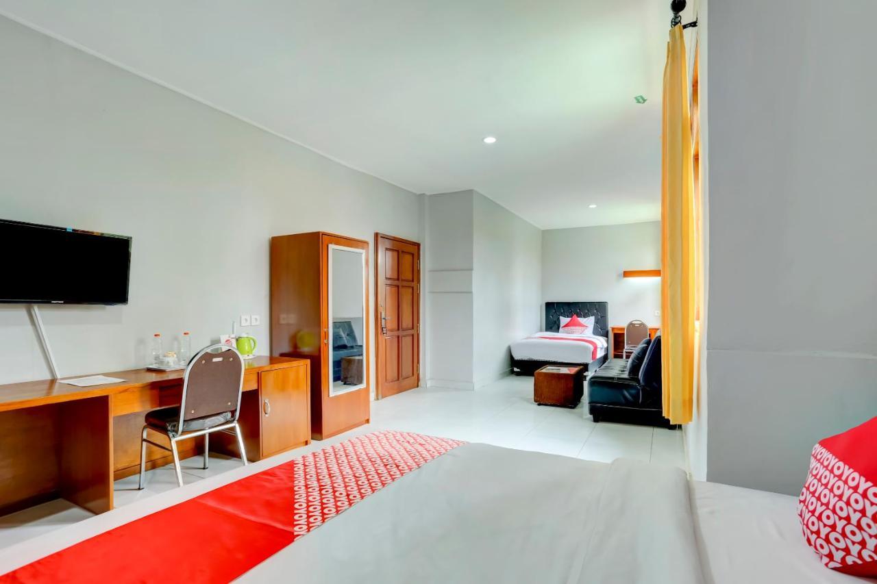 Oyo 90089 Hotel Satria Syariah Denpasar Kültér fotó