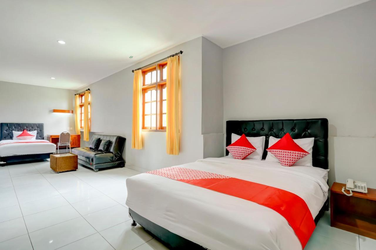 Oyo 90089 Hotel Satria Syariah Denpasar Kültér fotó